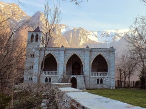 Eremo di san Leonardo: una veduta della facciata principale ristrutturata da padre Pietro