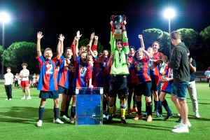 I festeggiamenti della Vigorina Senigalli dopo la vittoria al "Nando Cleti" del 2015