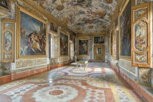 Palazzo_Buonaccorsi_galleria_Eneide La Sala dell'Eneide a Palazzo Buonaccorsi