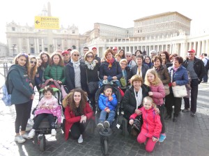 Il gruppo dei partecipanti all'Udienza in piazza San Pietro promossa dalla Fisc