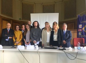 Foto di gruppo per i premiati Lions assieme ai docenti Unimc