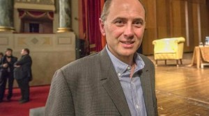 aa10-593x330 Adrian Bravi