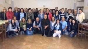 Padre Luciano genga insieme agli educator