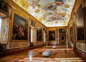La meravigliosa Galleria dell'Eneide a Palazzo Buonaccorsi 
(foto Lucia Paciaroni)