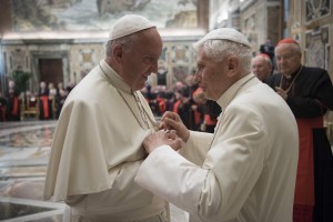 Papa: abbraccia Ratzinger per anniversario sacerdozio Pope Francis and Pope Emeritus Joseph Ratzinger on the occasion of the celebrations for the sixty-fifth anniversary of his priesthood in the Clementine Hall in the Vatican, 28 June 2016. ANSA / PRESS OFFICE / Osservatore Romano
+++ANSA PROVIDES ACCESS TO THIS HANDOUT PHOTO TO BE USED SOLELY TO ILLUSTRATE NEWS REPORTING OR COMMENTARY ON THE FACTS OR EVENTS DEPICTED IN THIS IMAGE; NO ARCHIVING; NO LICENSING+++