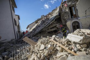 Foto Manuel Romano/NurPhotocronaca25 08 2016 AmatriceTerremoto, Centro Italia devastato dal sisma: il giorno dopoNella Foto si continua a lavorare tra le macerieFoto Manuel Romano/NurPhotocronaca25 08 2016 AmatriceEartquake in Amatrice