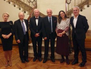 da-sin-gabriela-lampa-ugo-bellesi-stefano-cosimi-enrico-ruffini-maria-paola-scialdone-e-romano-carancini Nella foto (da sin.) Gabriela Lampa, Ugo Bellesi, Stefano Cosimi, Enrico Ruffini, Maria Paola Scialdone e Romano Carancini al Convivio d'Autunno di sabato sera in Filarmonica