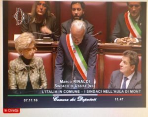 Il sindaco di Ussita Marco Rinaldi durante l'intervento alla Camera sul terremoto