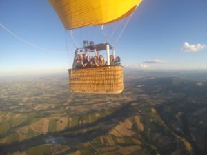 Turisti in volo sulle Marche sabato 1° luglio