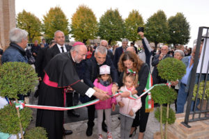 44232579425_201376706a_k