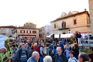 Borgo in Festa a Colmurano Castagnata e Polentone_2 Foto Mario Lambertucci