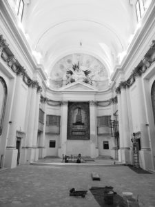 2-foto-internochiesa