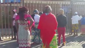 Coronavirus Covid-19: file di migranti in Sud Africa per mangiare. Padre Beltrami (scalabriniani), “queste persone hanno più paura di morire di fame che di coronavirus”