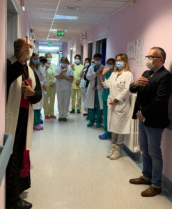 Il Vescovo benedice la nuova sezione Covid dell'ospedale di Macerata (9 aprile 2020)