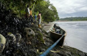 ecuador-perdita-petrolio-Derrame-Fotografia-Telmo-Ibarburu-30-755x491 (1)